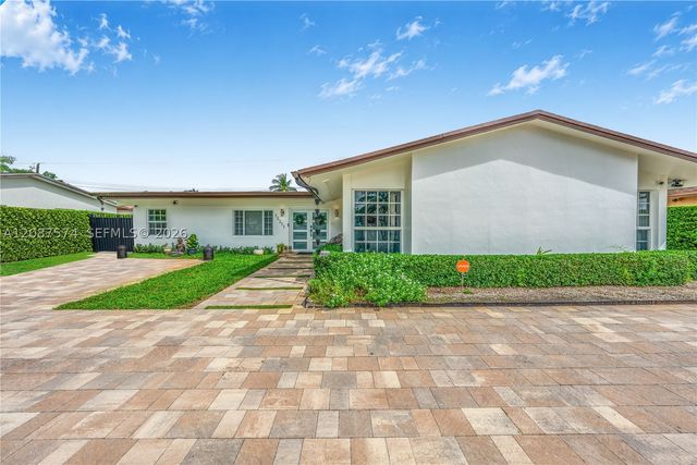 12311 SW 39th Ter, Miami, FL 33175