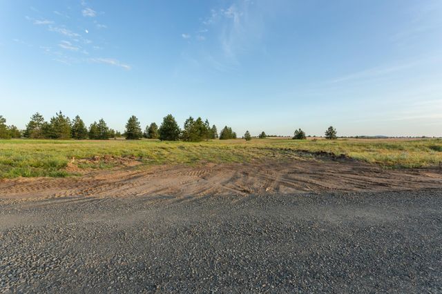 15225 W Pacific Ln, Medical Lake, WA 99022