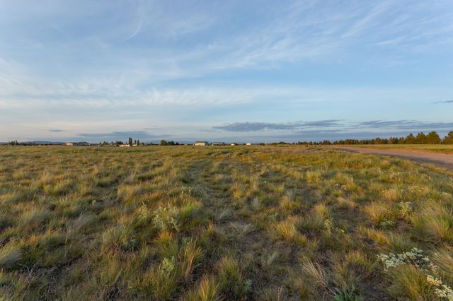 15225 W Pacific Ln, Medical Lake, WA 99022