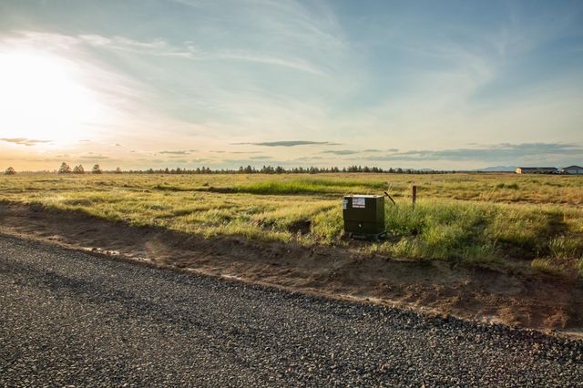 15225 W Pacific Ln, Medical Lake, WA 99022