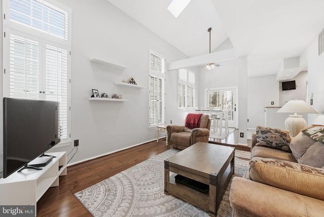 3094 FENNEGAN CT, Woodbridge, VA 22192