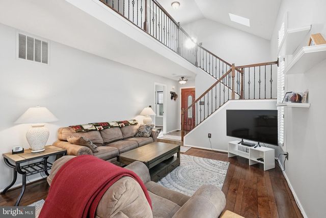 3094 FENNEGAN CT, Woodbridge, VA 22192