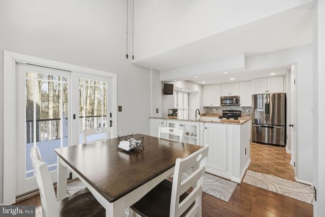 3094 FENNEGAN CT, Woodbridge, VA 22192