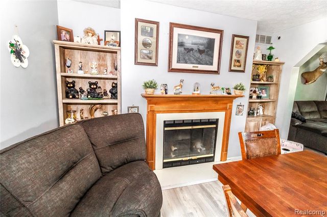 1872 Lonsberry Drive, Lapeer, MI 48446