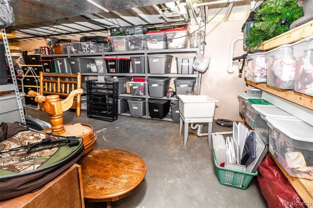 1872 Lonsberry Drive, Lapeer, MI 48446