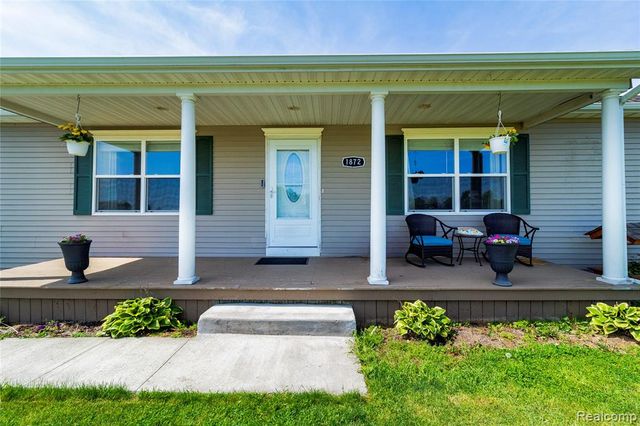 1872 Lonsberry Drive, Lapeer, MI 48446