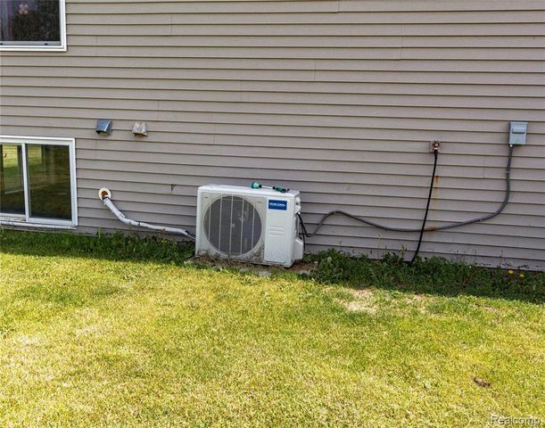 1872 Lonsberry Drive, Lapeer, MI 48446