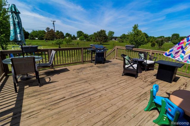 1872 Lonsberry Drive, Lapeer, MI 48446