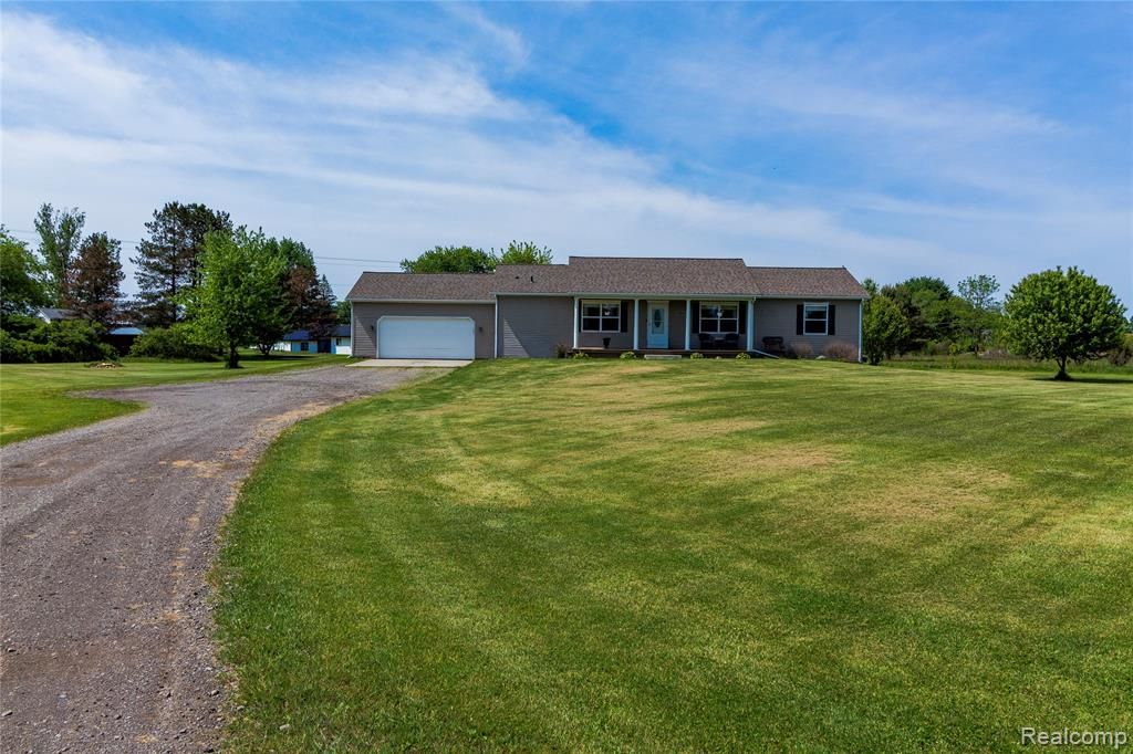 1872 Lonsberry Drive, Lapeer, MI 48446