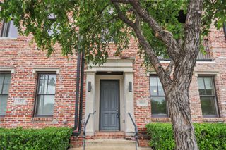 660 S Pearl Expressway, Dallas, TX 75201