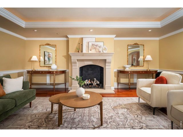 9402 Crystal Ln, Longmont, CO 80503