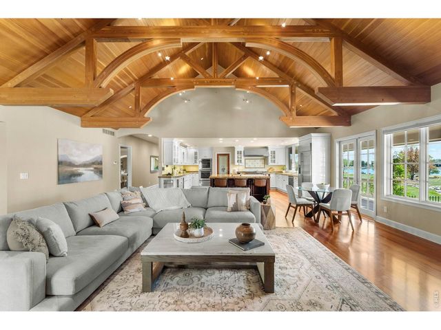 9402 Crystal Ln, Longmont, CO 80503