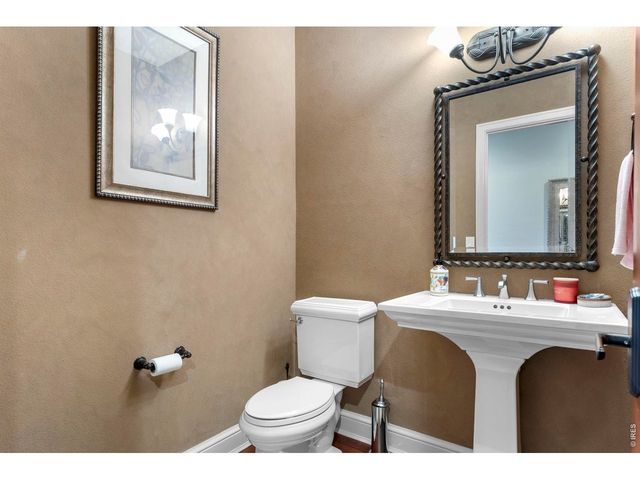 9402 Crystal Ln, Longmont, CO 80503