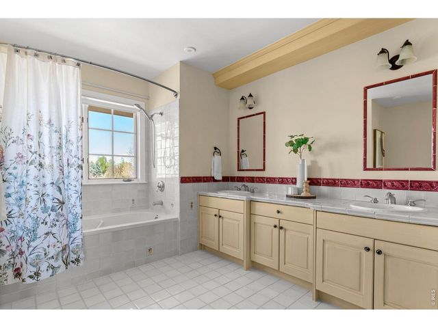 9402 Crystal Ln, Longmont, CO 80503