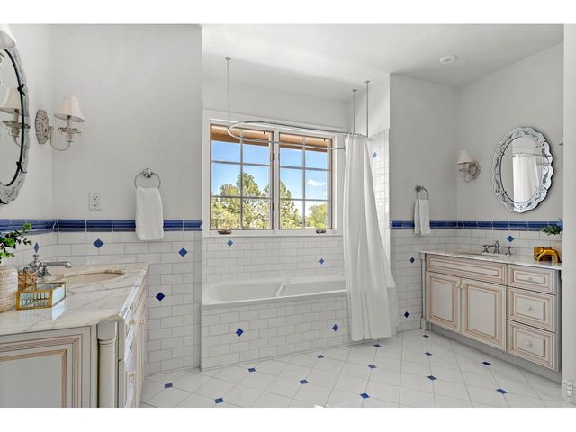9402 Crystal Ln, Longmont, CO 80503
