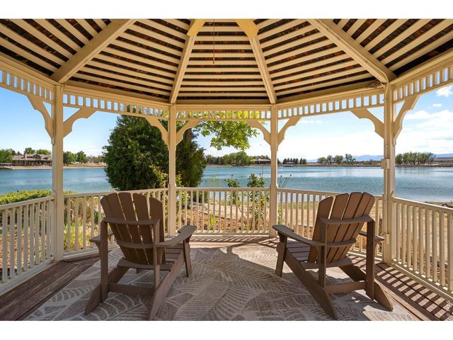 9402 Crystal Ln, Longmont, CO 80503