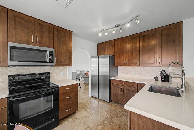 1238 W SEASHORE Drive, Gilbert, AZ 85233