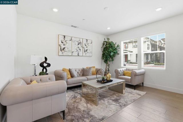 61101 Via Vicenza, San Ramon, CA 94583
