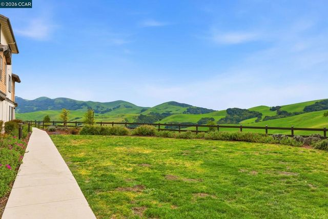 61101 Via Vicenza, San Ramon, CA 94583