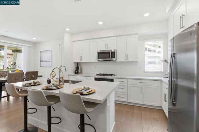 61101 Via Vicenza, San Ramon, CA 94583