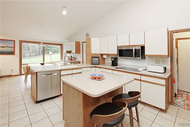 5002 Saddlebrook Drive, Dewitt, NY 13066