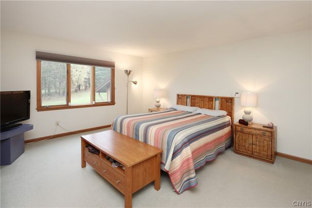 5002 Saddlebrook Drive, Dewitt, NY 13066