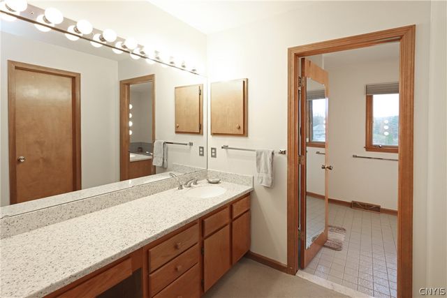 5002 Saddlebrook Drive, Dewitt, NY 13066