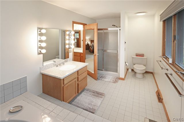 5002 Saddlebrook Drive, Dewitt, NY 13066