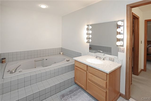 5002 Saddlebrook Drive, Dewitt, NY 13066