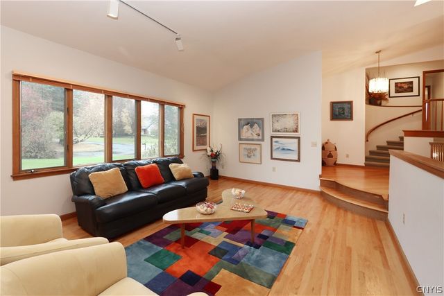 5002 Saddlebrook Drive, Dewitt, NY 13066
