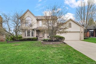 3041 Courtfield Drive, Rochester Hills, MI 48309