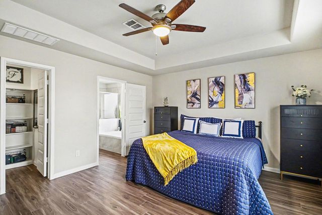 4906 Luke Mathew Drive, Rosharon, TX 77583