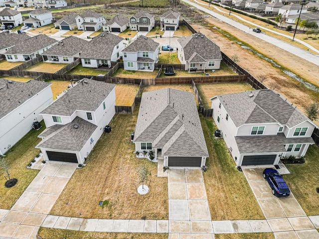 4906 Luke Mathew Drive, Rosharon, TX 77583