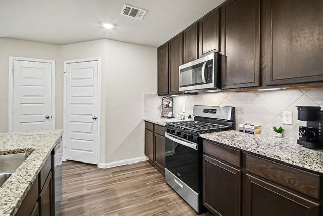 4906 Luke Mathew Drive, Rosharon, TX 77583