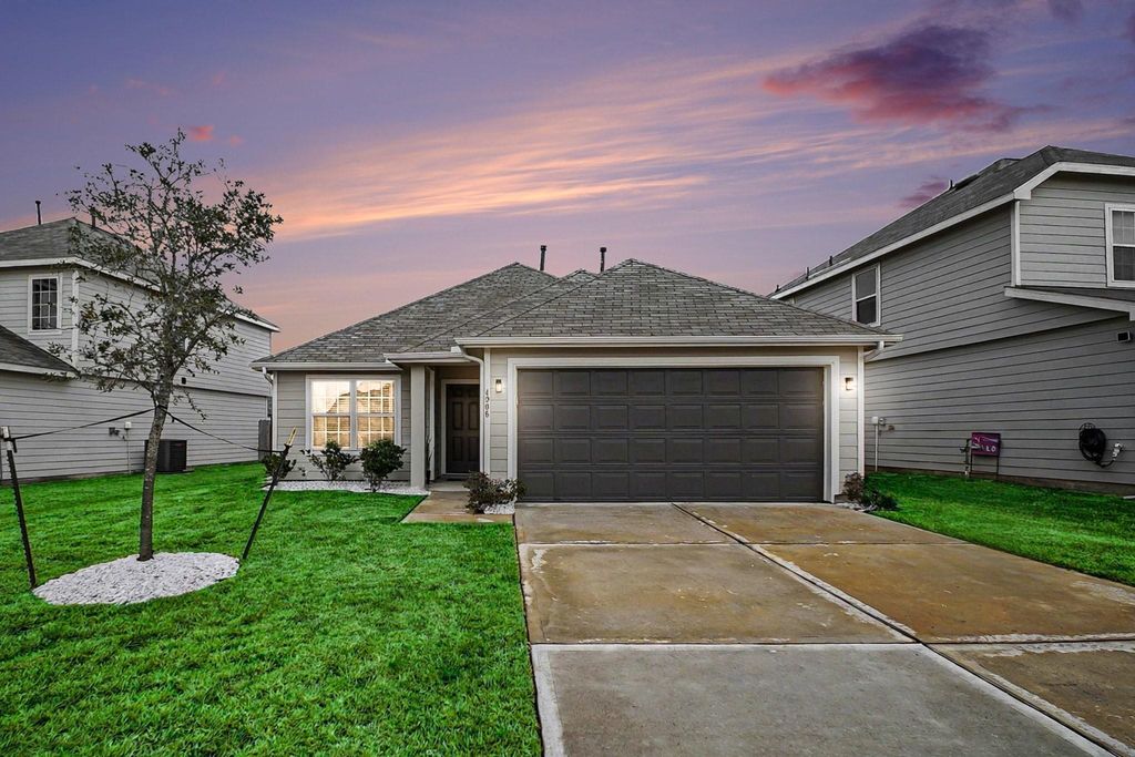4906 Luke Mathew Drive, Rosharon, TX 77583