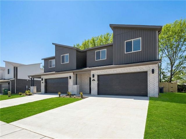 702 Sun Meadows Loop, Centerton, AR 72719