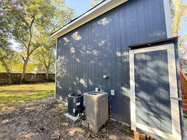 2209 Gano St 3, Houston, TX 77009