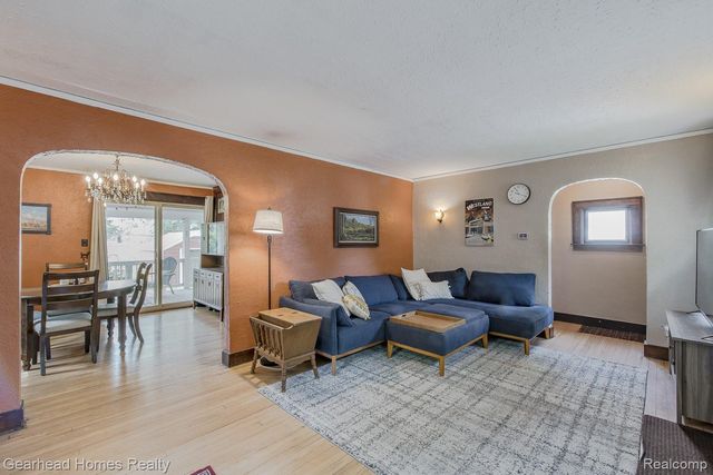 31437 Fairchild Street, Westland, MI 48186