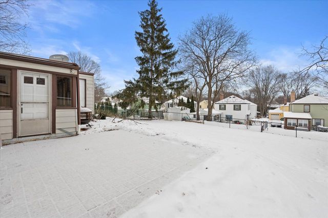 5596 Arrowwood STREET, Greendale, WI 53129