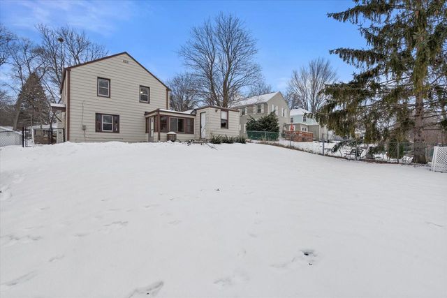 5596 Arrowwood STREET, Greendale, WI 53129