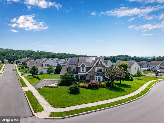 318 WOODBRIDGE DR, Etters, PA 17319