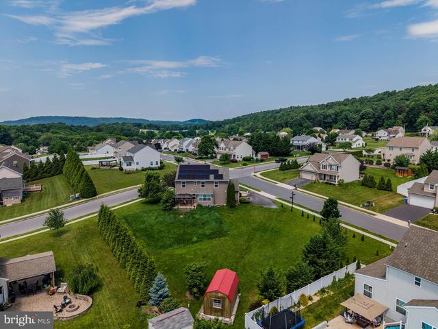 318 WOODBRIDGE DR, Etters, PA 17319