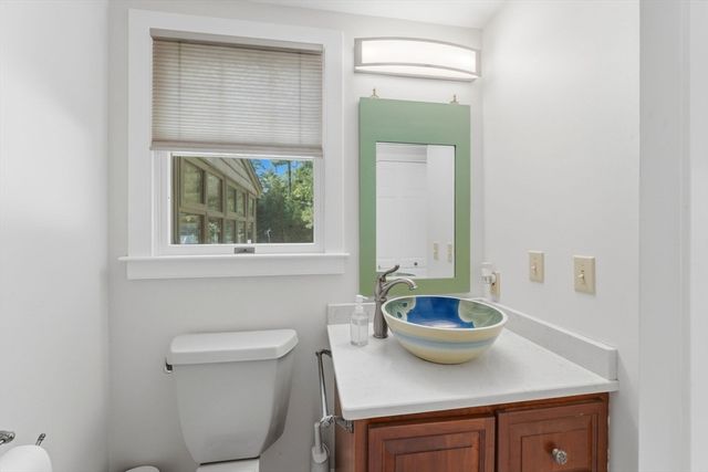 536 Plymouth St, Middleboro, MA 02346