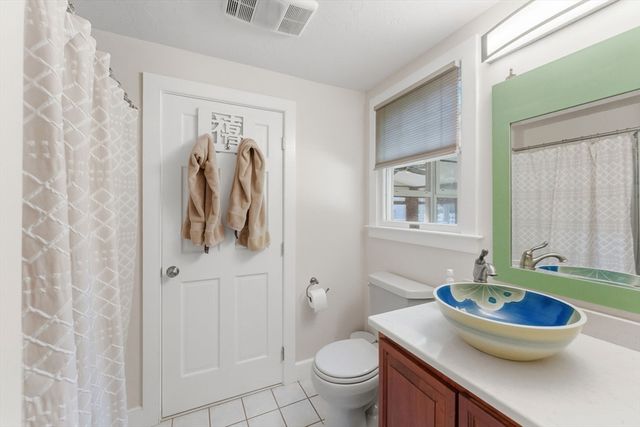 536 Plymouth St, Middleboro, MA 02346