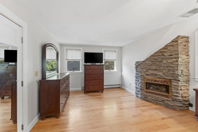 536 Plymouth St, Middleboro, MA 02346
