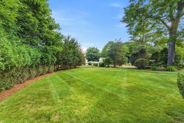 536 Plymouth St, Middleboro, MA 02346