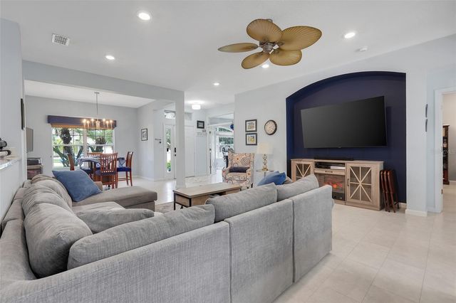13428 E VIA ROMA CIRCLE, Clermont, FL 34711