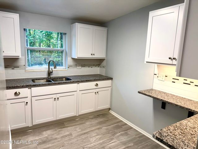 2909 LAUDERDALE Drive E, Jacksonville, FL 32277