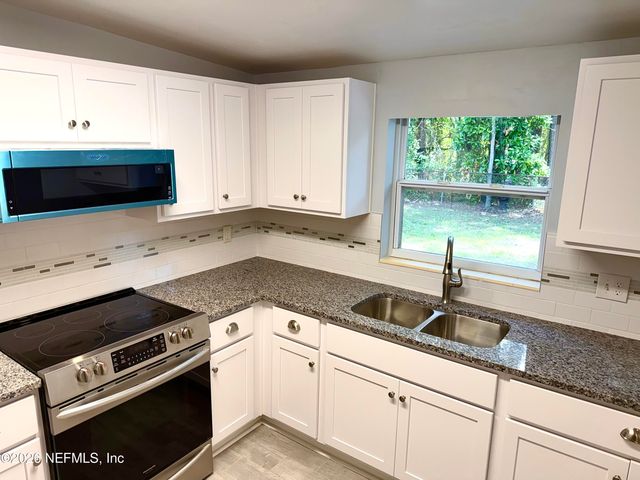 2909 LAUDERDALE Drive E, Jacksonville, FL 32277