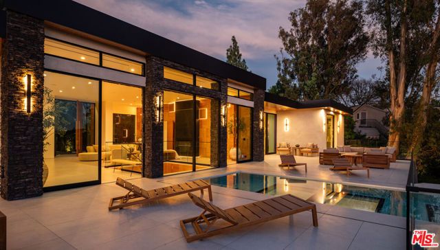 12752 Mulholland Drive, Beverly Hills, CA 90210